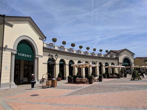 versace outlet serravalle